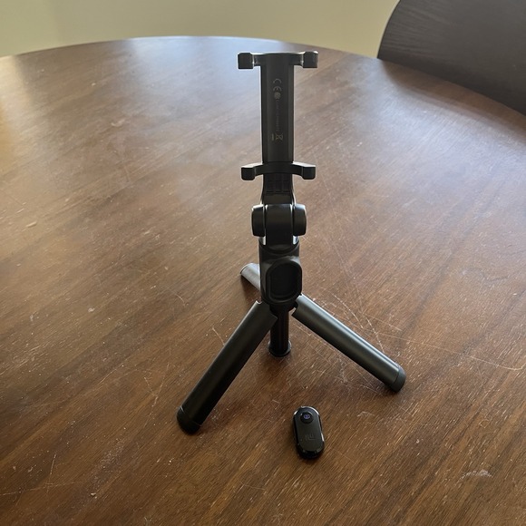 XIAOMI MI Other - XIAOMI MI BLUETOOTH SELFIE STICK TRIPOD PHONE HOLDER REMOTE SHUTTER